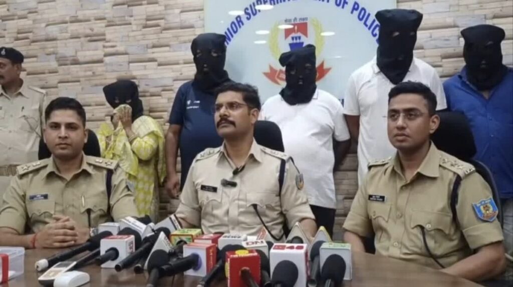Organized drugs network busted, police arrested 5 people including a couple.