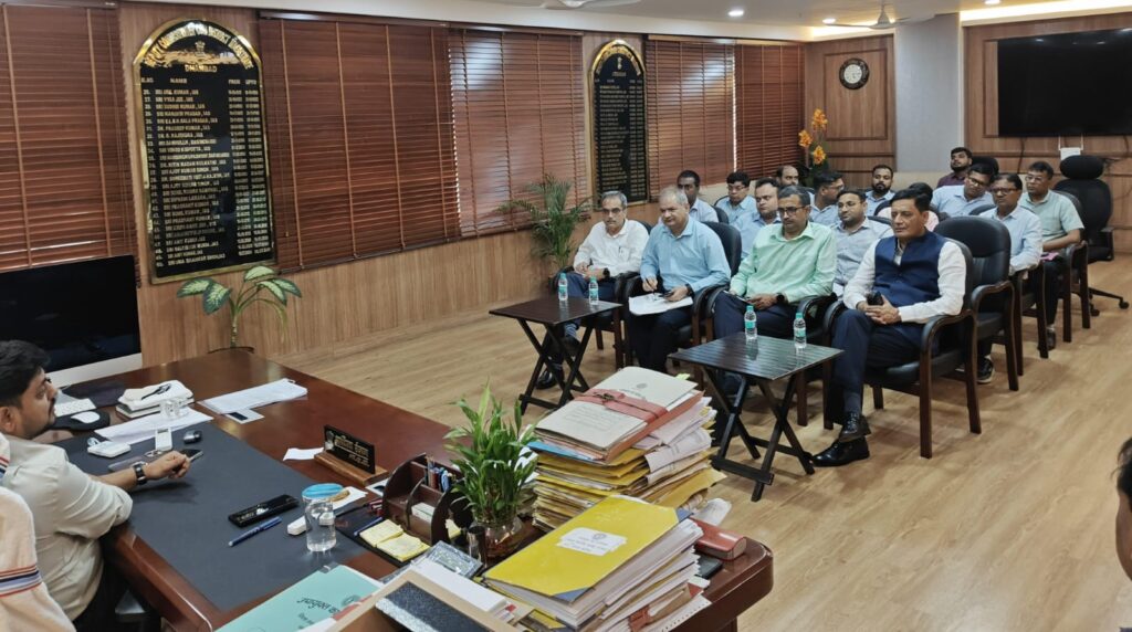 Dhanbad Deputy Commissioner held a coordination meeting.