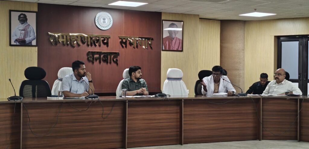 Deputy Commissioner held a meeting to strengthen the electricity system in all the health centers including Sadar, SNMMCH.