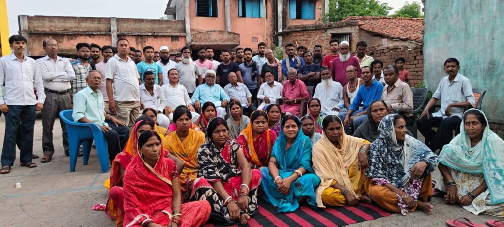 Raiyats held press conference against BCCL and RK Mining.