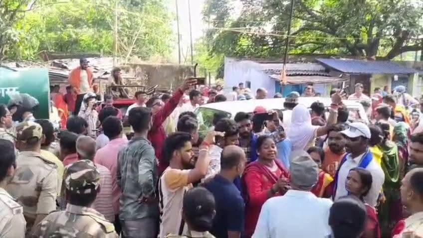 Landslide in Kantapahari colony, angry villagers blocked the road.