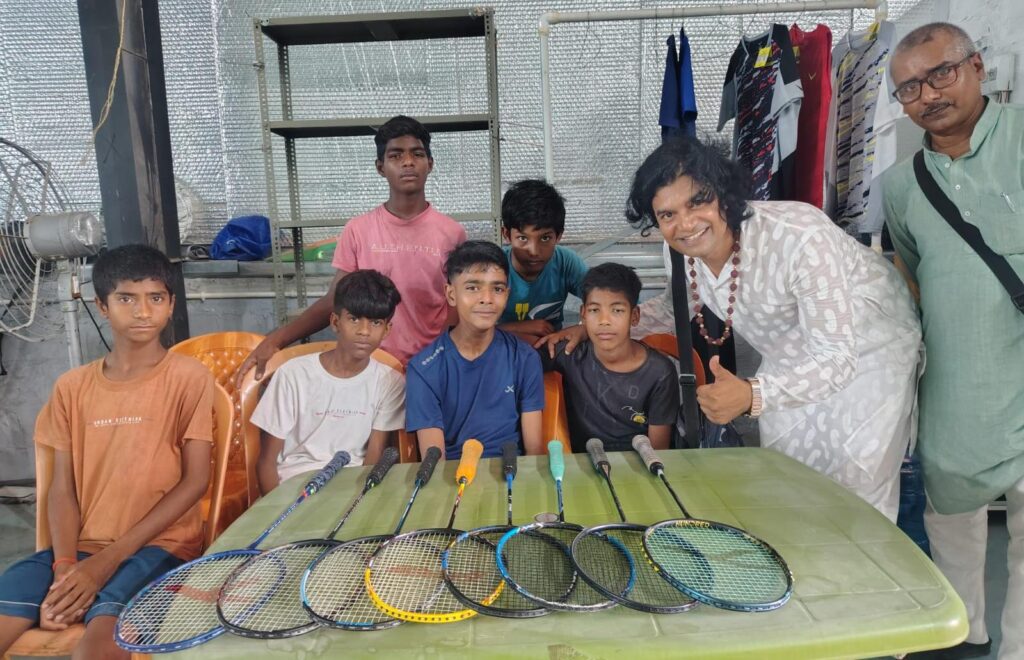 Hero Rajan Kumar inaugurated the freedom fighter Ayodhya Prasad Singh badminton tournament.