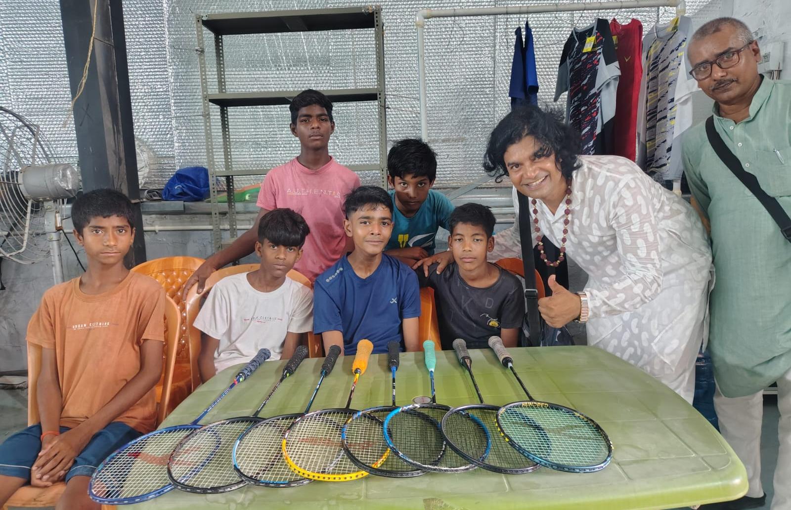 Hero Rajan Kumar inaugurated the freedom fighter Ayodhya Prasad Singh badminton tournament.