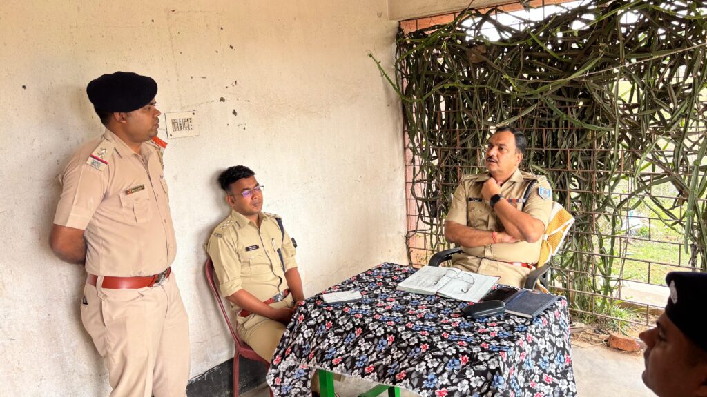 Jamtara SP's action before Bakrid, visited sensitive areas.