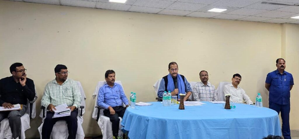 Finance Minister reviewed revenue collection