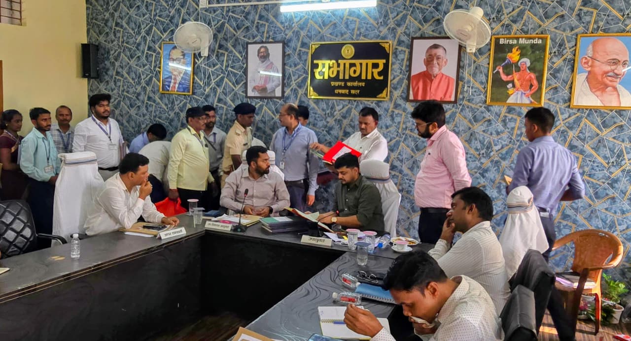 Show-cause notice issued to Dhanbad Circle Officer; directive issued to withhold salaries of the circle's clerks and staff.