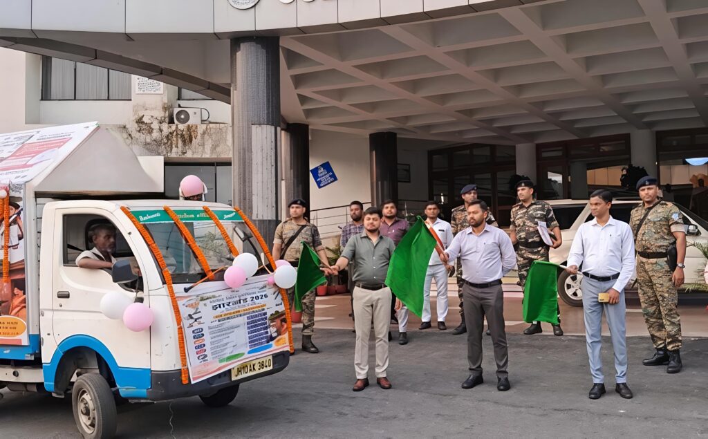 SIR जागरूकता प्रचार वाहन को हरी झंडी दिखाकर किया रवाना