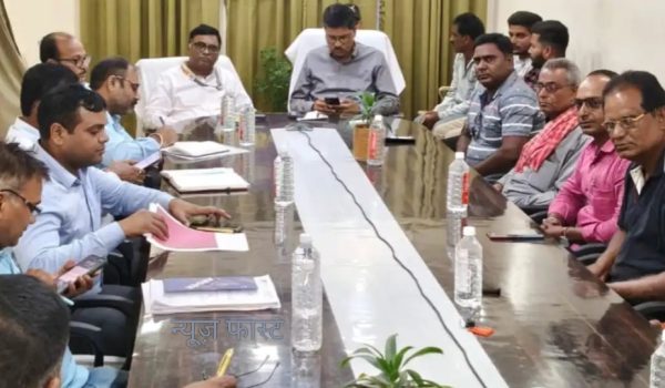 Talks took place between the management and the villagers regarding vacating the Kesargarh colony.