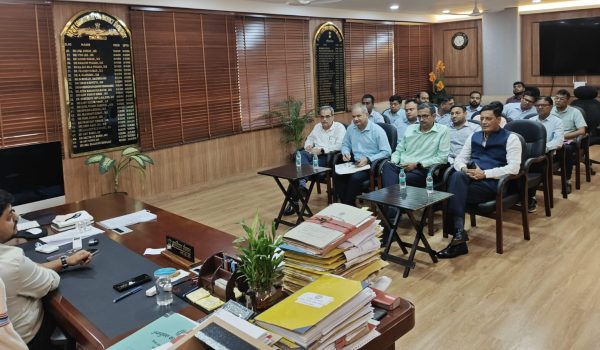 Dhanbad Deputy Commissioner held a coordination meeting.