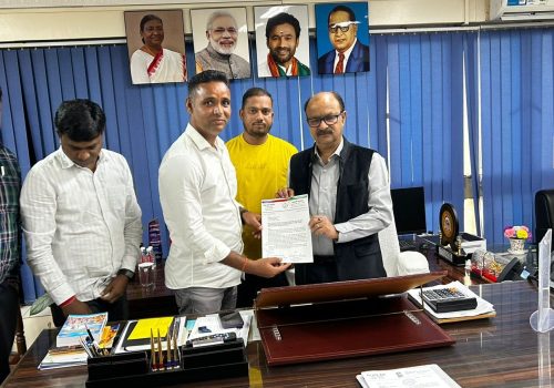 AJSU leaders met the CMD regarding the illegal work of the outsourcing company.