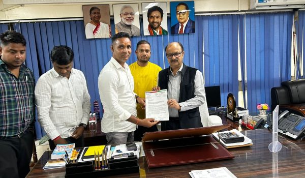 AJSU leaders met the CMD regarding the illegal work of the outsourcing company.