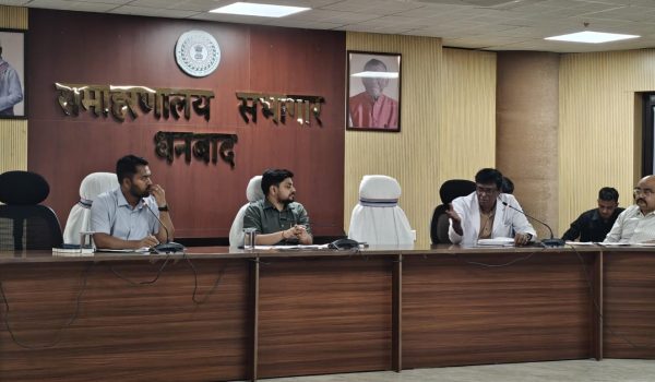 Deputy Commissioner held a meeting to strengthen the electricity system in all the health centers including Sadar, SNMMCH.