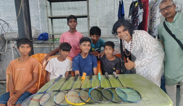 Hero Rajan Kumar inaugurated the freedom fighter Ayodhya Prasad Singh badminton tournament.