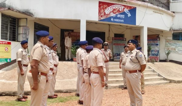 Jamtara SP conducted annual inspection of Narayanpur police station.