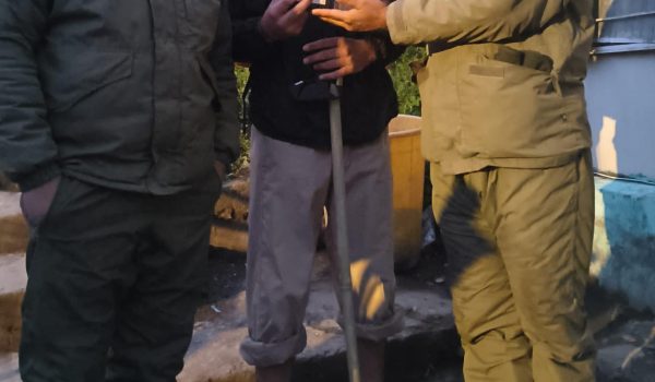 Due to the promptness of Rudraprayag Police and honesty of the horse hawker, a devotee from Delhi found his lost purse and cash safely.