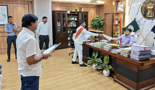 The Deputy Commissioner listened to the problems of the common people in the Janata Darbar.