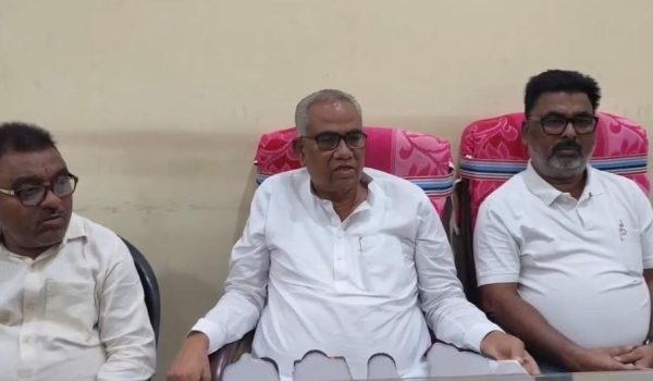 Former minister Jaleshwar Mahato said, Dhanbad MP should stop posing for photos and solve the real problems.