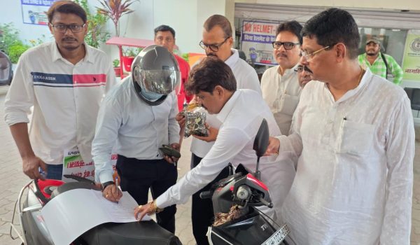 Signature campaign against rising prices of petrol and diesel.