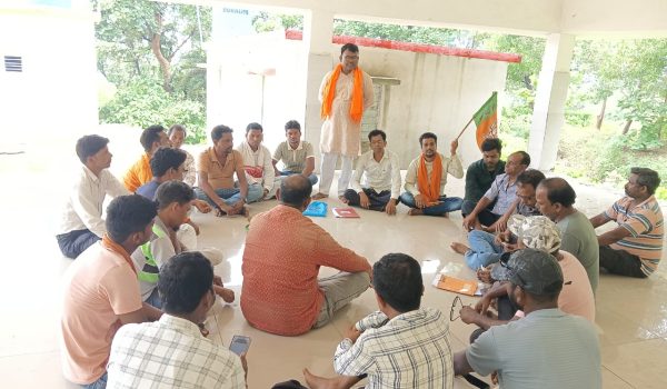 Special meeting of BJP Purvanchal Mandal, brainstorming on strengthening the organization