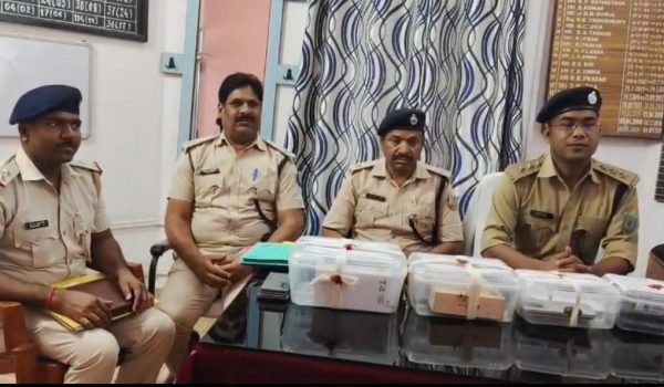 Minor thief gang busted in Jamtara, 10 mobile phones recovered