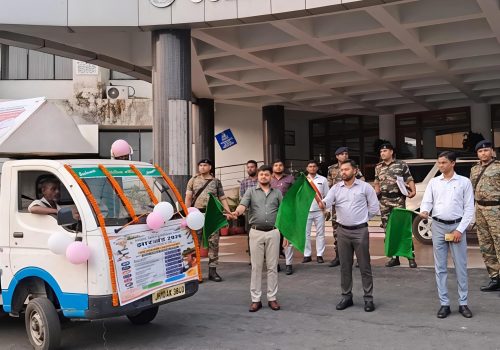 SIR जागरूकता प्रचार वाहन को हरी झंडी दिखाकर किया रवाना