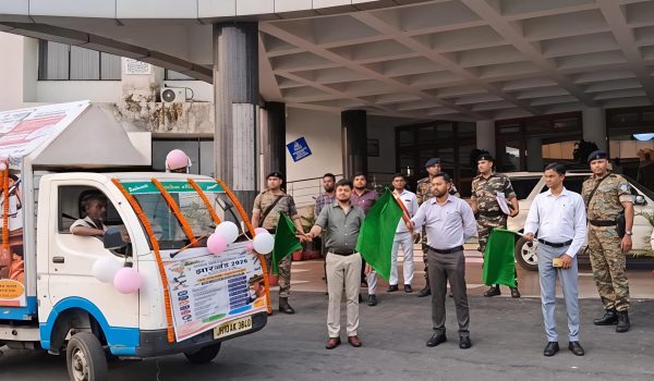SIR जागरूकता प्रचार वाहन को हरी झंडी दिखाकर किया रवाना