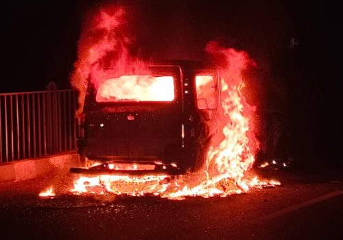Massive fire breaks out in a moving Scorpio on NH-2 at Nirsa; vehicle reduced to ashes.