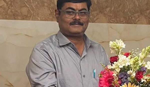 General Manager of Katras Area threatened with death for curbing coal theft.